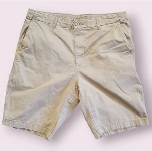 Uniqlo Khaki Chino Shorts Mens XL (Waist 36) Excellent Condition